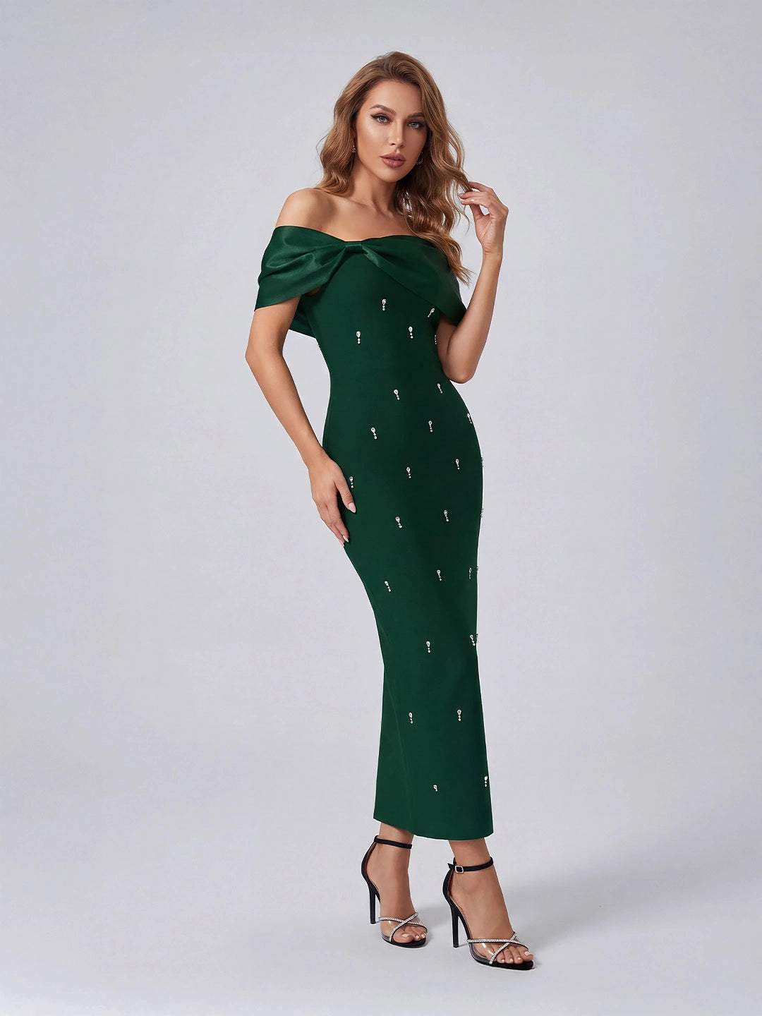 One-shoulder diamond bow bandage dress