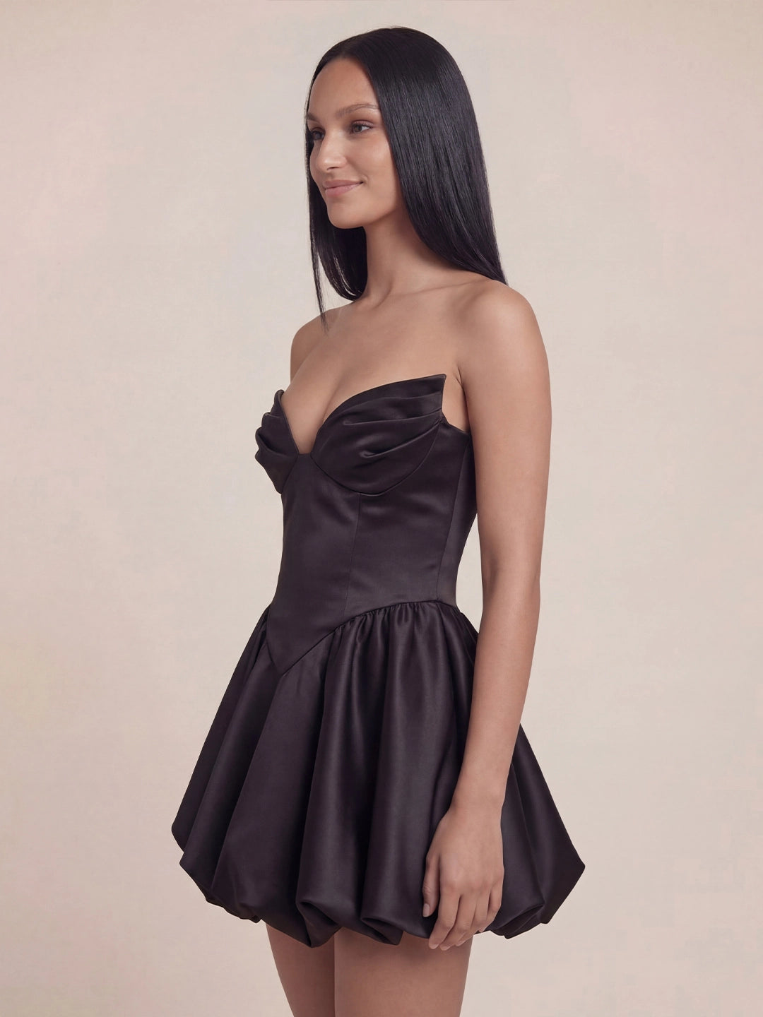 Valentine's Day Exclusive - Sweetheart Neckline Satin Bubble Hem Mini Dress